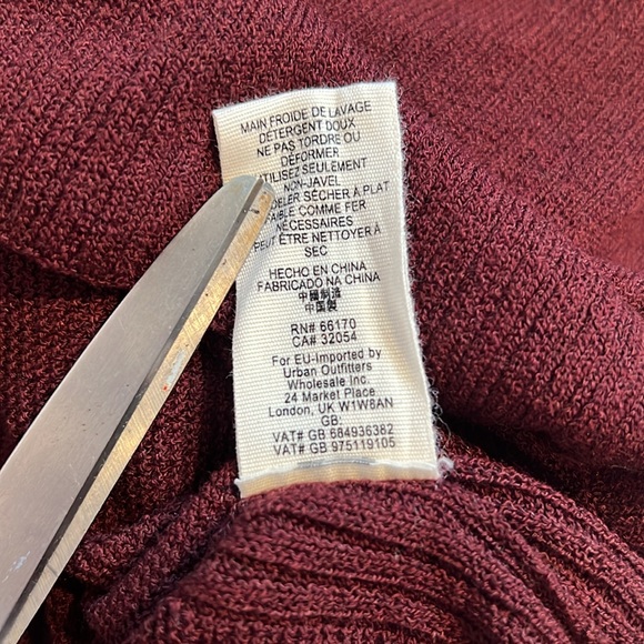 Free People Sweater Womens Small Red Burgundy Cross Cross Tunic Side Split Hem - Picture 9 of 9